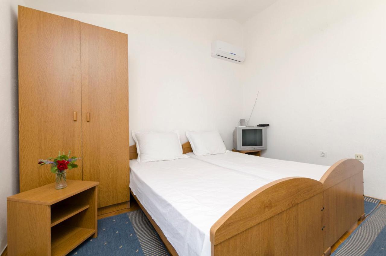 Apartments Mirko Trogir Exterior photo